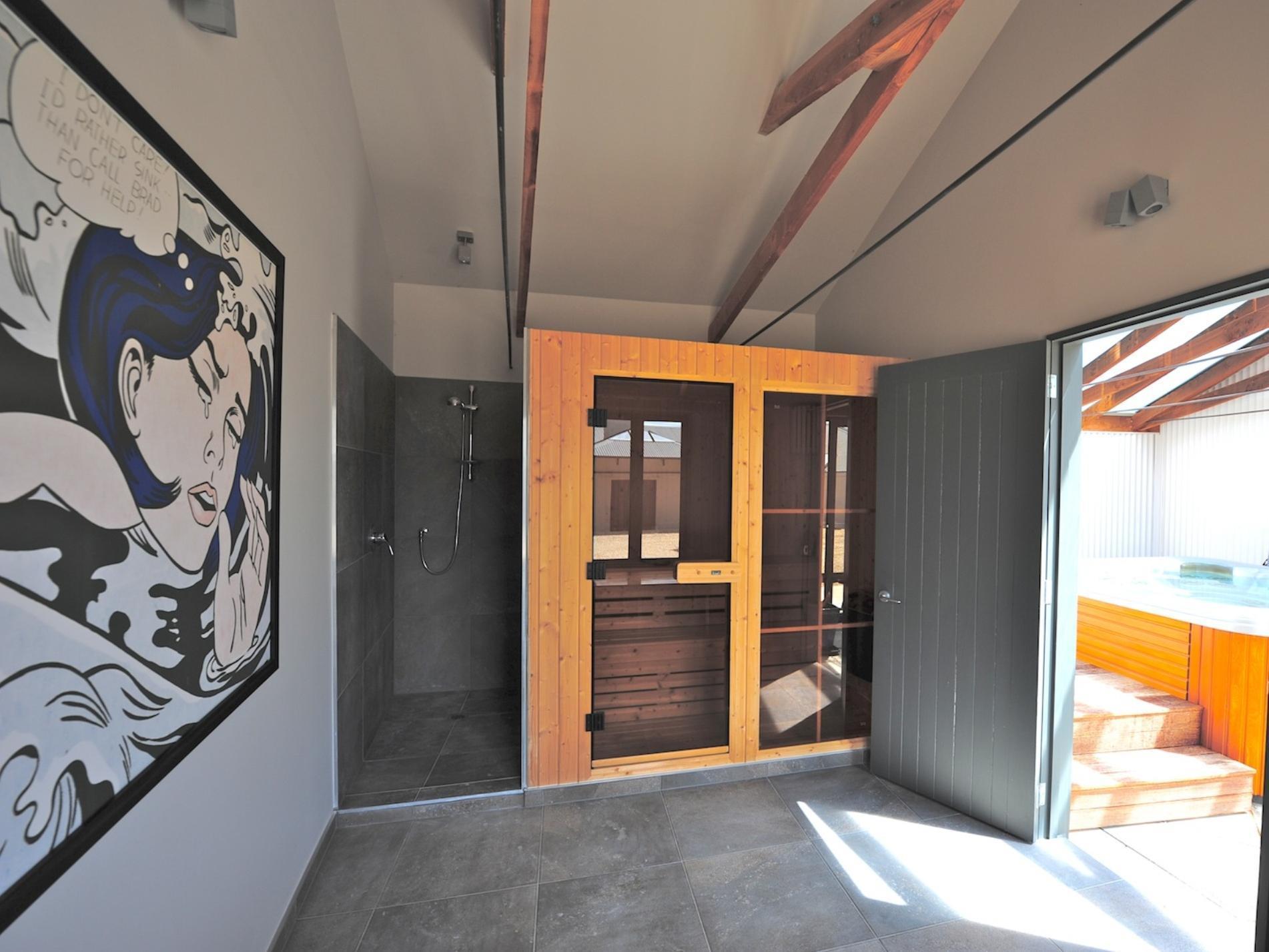 Windhover Suites Tasman エクステリア 写真