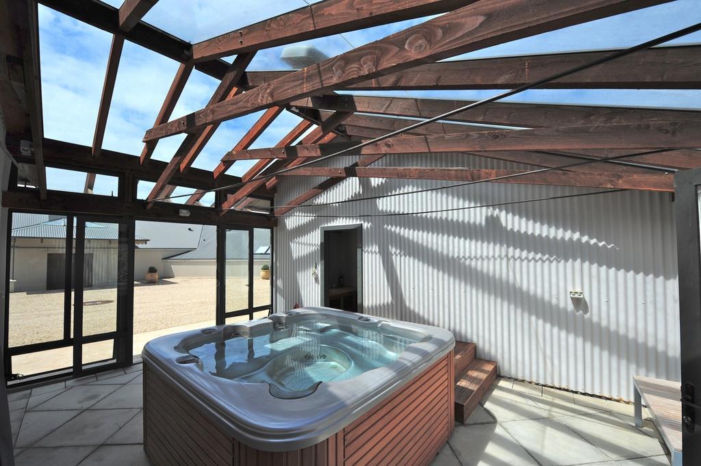 Windhover Suites Tasman エクステリア 写真