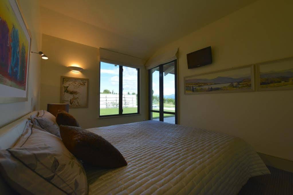 Windhover Suites Tasman エクステリア 写真